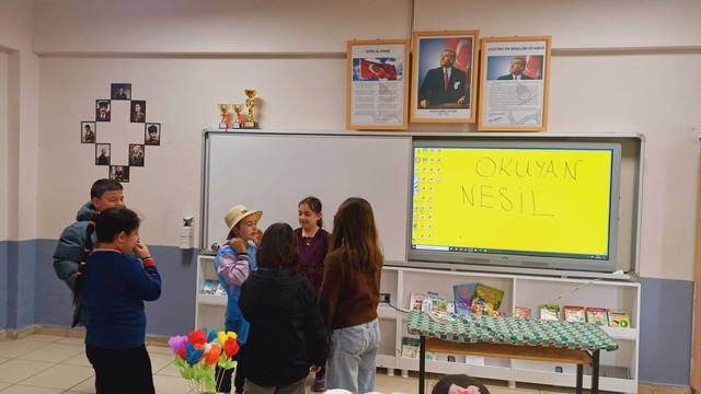 Altıntaş'ta öğrenciler kitapları drama ile canlandırdı