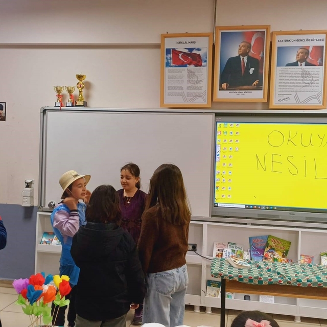 Altıntaş'ta öğrenciler kitapları drama ile canlandırdı