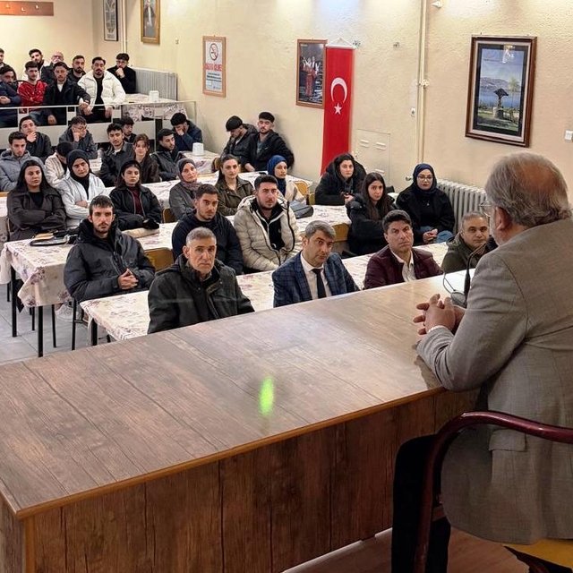 Keban'da "Son Kale Çanakkale" konulu konferans düzenlendi