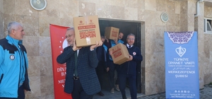 Merkezefendi’de kardeşlik köprüsü kuruluyor "Kardeşlerini Unutma, Beklenen Sensin" düsturuyla hareket eden Merkezefendi Müftülüğü bin adet gıda yardım kolisi teslim etti