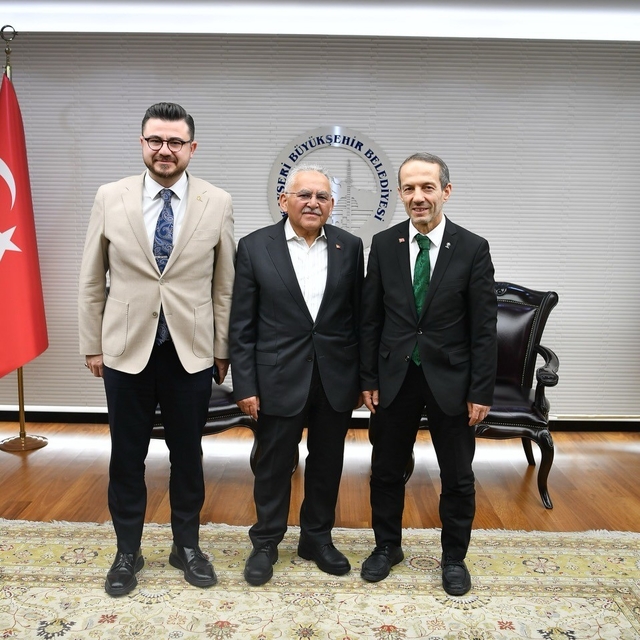 Büyükkılıç, Wushu Kung Fu Federasyonu Başkanı Akyüz ve heyetini ağırladı