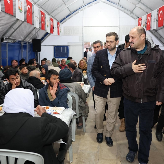 Gülpınar, iftar çadırında vatandaşlarla buluştu