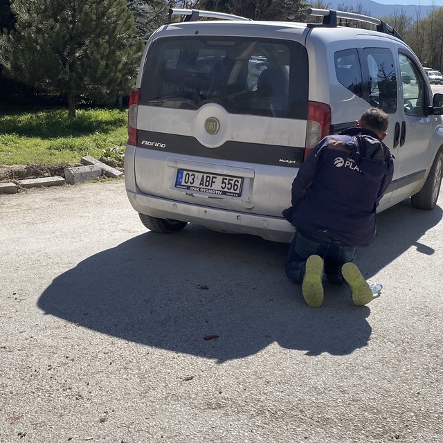 Bolu'da hafif ticari araç ile motosiklet çarpıştı: 1 yaralı
