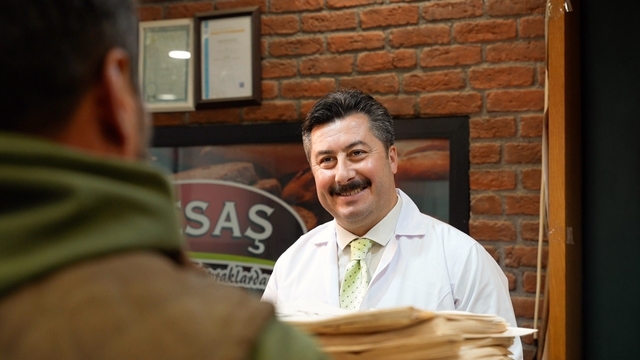 Bu ekmek yiyenlerin vazgeçilmesi oluyor
Pideler Başkan Özel'den