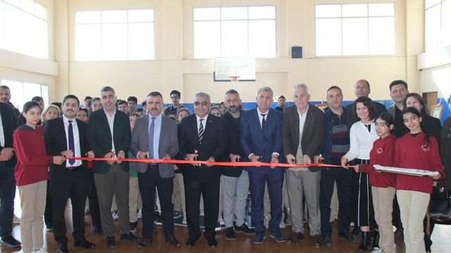 Serik'te "ebru, hat ve naht" sanat sergisi açıldı