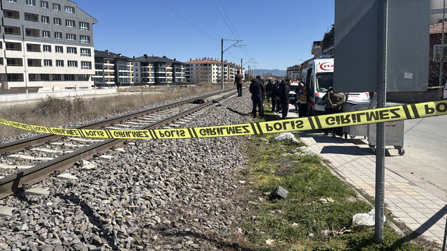 Yolcu treninin çarptığı kadın öldü