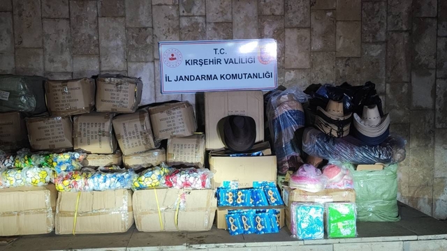 Kırşehir'de 2 milyonluk faturasız ürün ele geçirildi