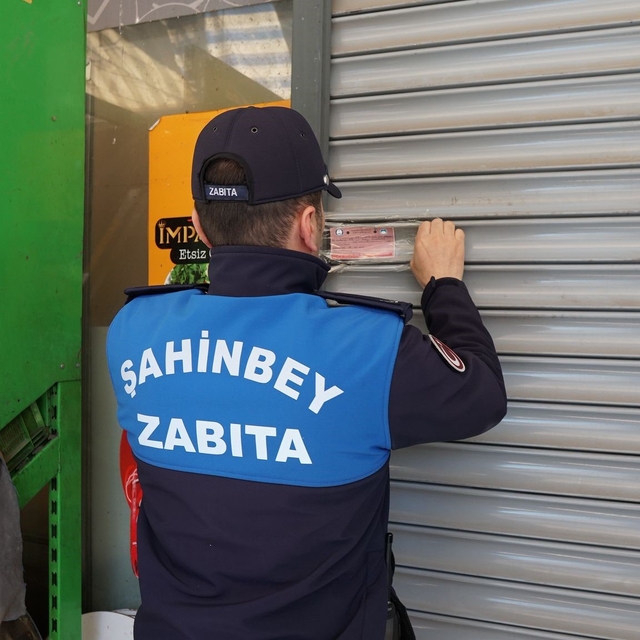 Gaziantep'te tarihi geçmiş ürün satan 3 market 3'er gün süreyle kapatıldı