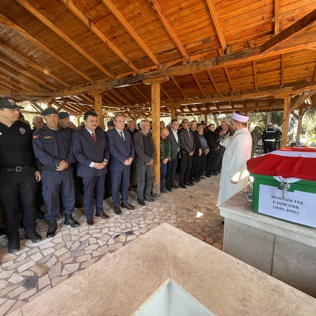 KKTC'deki trafik kazasında ölen askerin cenazesi Mersin'de defnedildi