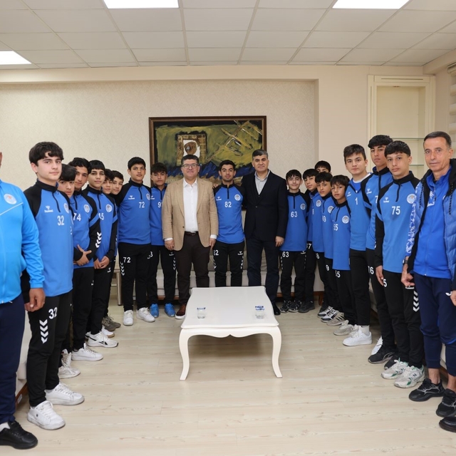 Akdeniz Belediye Spor U-14 Takımı Türkiye Şampiyonası yolunda