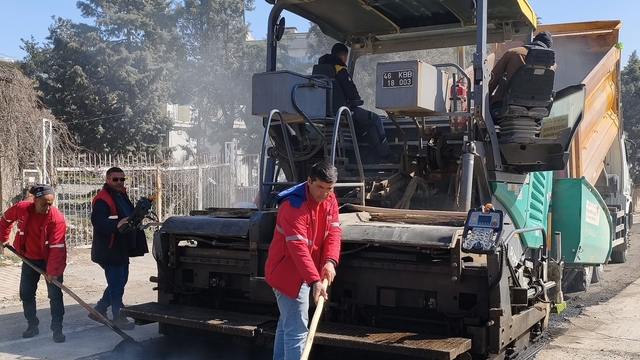 Kahramanmaraş'ta yol yenileme çalışmaları sürüyor