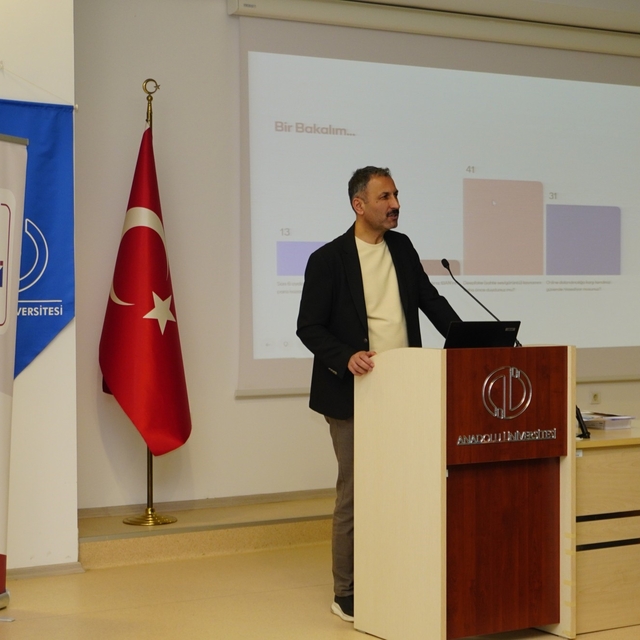 Gençler "IBAN Kullanımı ve Bilişim Suçları" konusunda bilgilendirildi