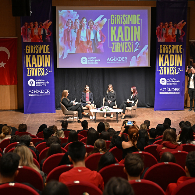 Antalya'da "Girişimde Kadın Zirvesi"nin ikincisi düzenlendi