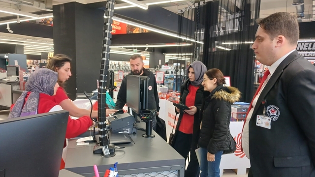 Elazığ'da market ve işletmelere poşet denetimi