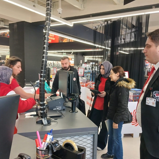 Elazığ'da market ve işletmelere poşet denetimi