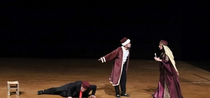 NEVÜ'de "Tahir ile Zühre" tiyatro oyunu sahnelendi