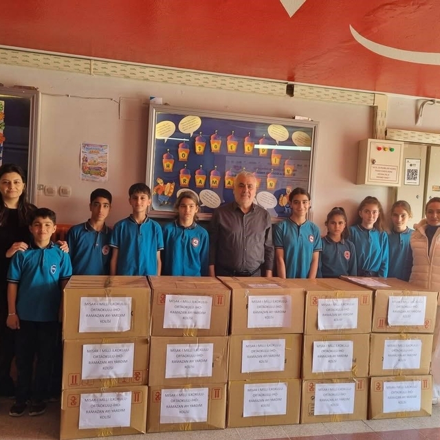 Salihli'de öğrencilerden Ramazan'da dayanışma örneği