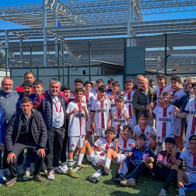 İncirliova Belediyespor U-15 takımı, şampiyonluğunu ilan etti