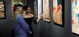 Bursa'da ‘Kadın ve Işık’ sergisi açıldı