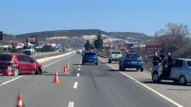 Keşan'da iki otomobilin çarpıştı: 1 kişi yaralandı