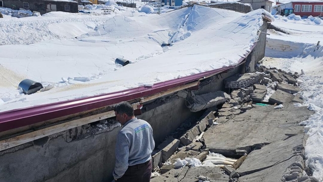 Iğdır'da ahır çöktü: Hayvanların önceden çıkarılması facianın önüne geçti
