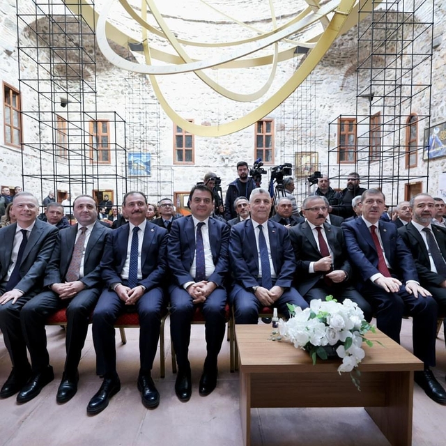 Ticaret Bakanı Bolat: "Barış yanlısı, dünyada oyun kuruculuğu ve barış tesi...