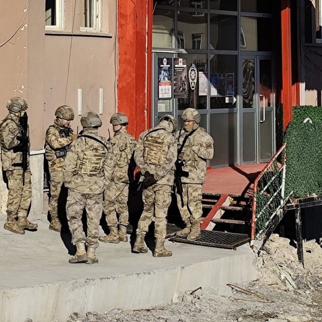 Uyuşturucu operasyonunda biri başkomiser 4 kişi tutuklandı