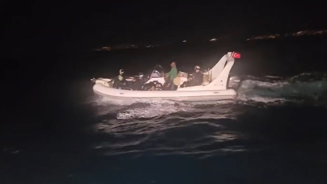 Bodrum'da 21 kaçak göçmen ve 1 göçmen kaçakçısı şüphelisi yakalandı