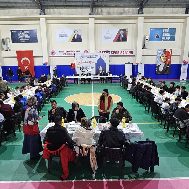 Hasköy'de gençler iftar programında buluştu