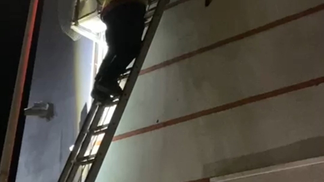 Klima motoruna sıkışan yavru kedi kurtarıldı
Edirne'de yürekleri ısıtan kurtarma