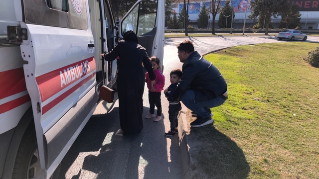 Bursa'da motosiklet devrildi: Aynı aileden 4 yaralı