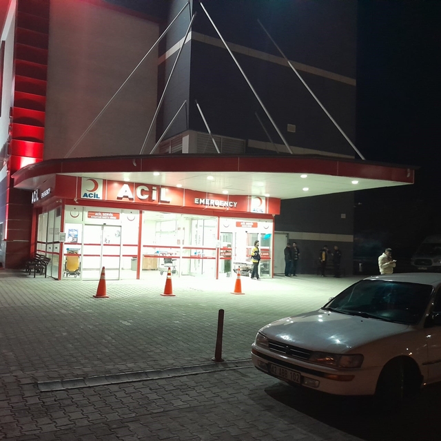 Karapınar'da karşıdan karşıya gecen yayaya çekici çarptı