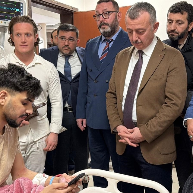 Gazze'den Mısır'a sığınan aileler aynı sofrada buluştu