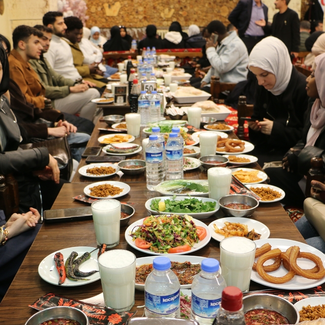 Diyarbakır Bismil Türkmenler Derneği iftar programı düzenledi
