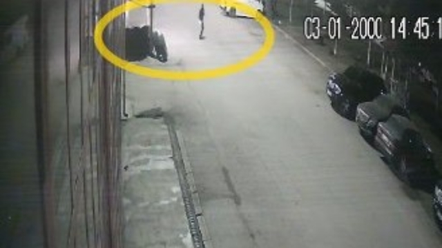 Çorum'da lastikçi dükkanının kundaklama anı kamerada