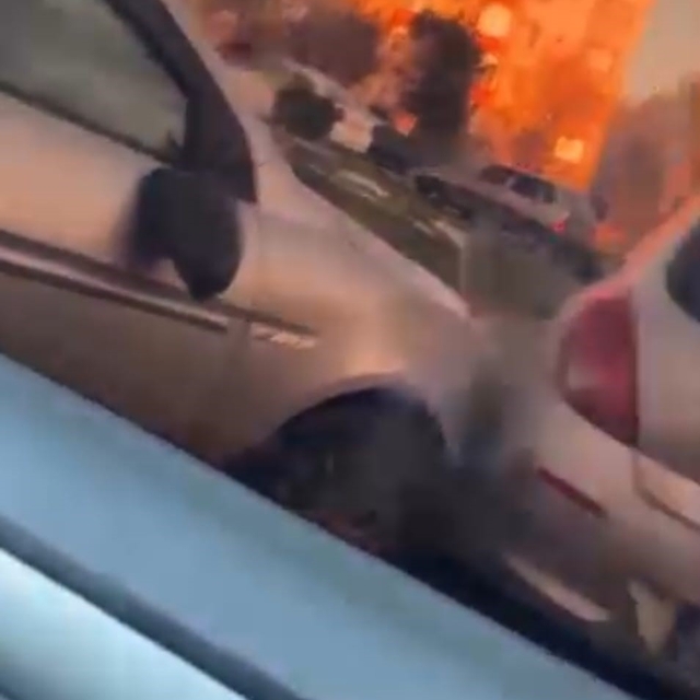 Kaza sonrası çocukların çığlıklarına rağmen kavga ettiler