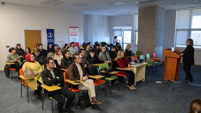 OMÜ'de "Cumhuriyet ve Kadınların Siyasal Temsili" söyleşisi