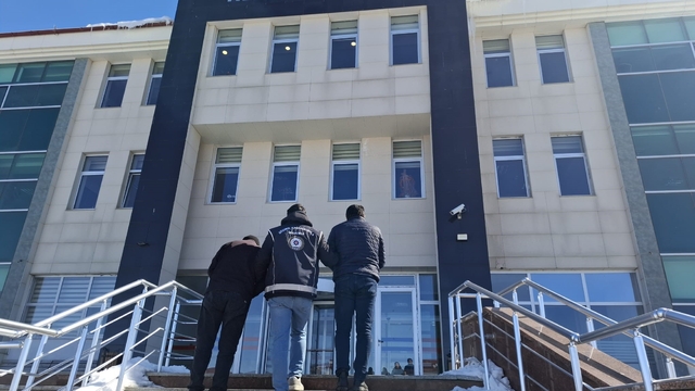 Kars'ta göçmen kaçakçılığı operasyonu: 2 organizatör ve 7 düzensiz göçmen yakalandı