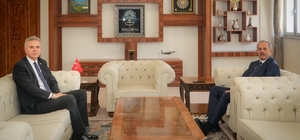 Vali Taşyapan'dan Yüksekova mesaisi