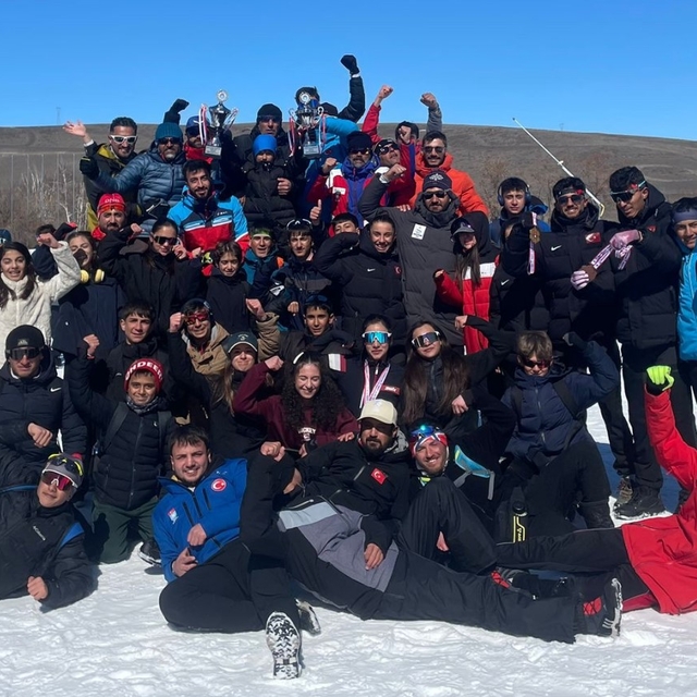 Yüksekovalı kayakçılar Türkiye şampiyonasına damga vurdu