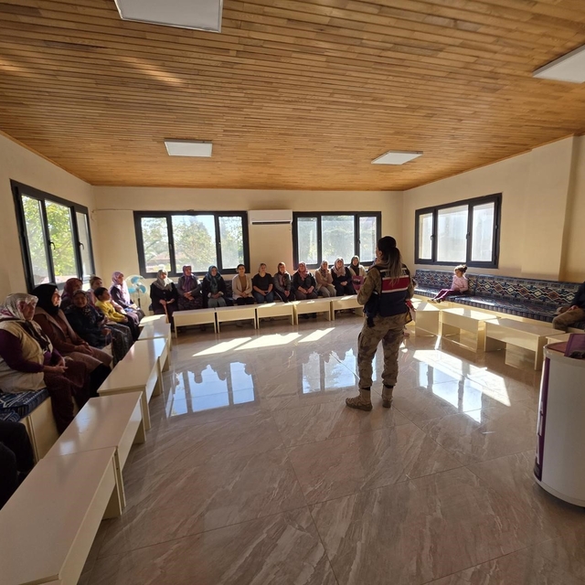 Jandarma ekipleri KADES uygulamasını tanıttı