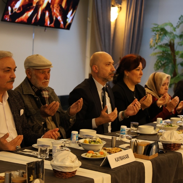Söke'de protokol huzurevi sakinleriyle iftar sofrasında buluştu