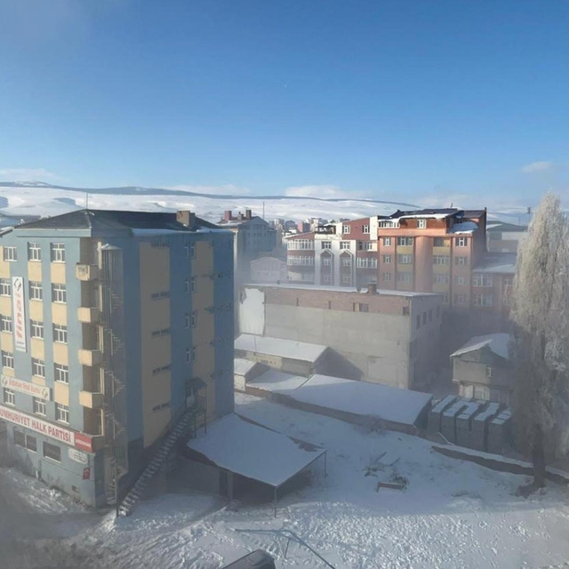 Mart ayında Ardahan buz kesti; Göle eksi 25 derece