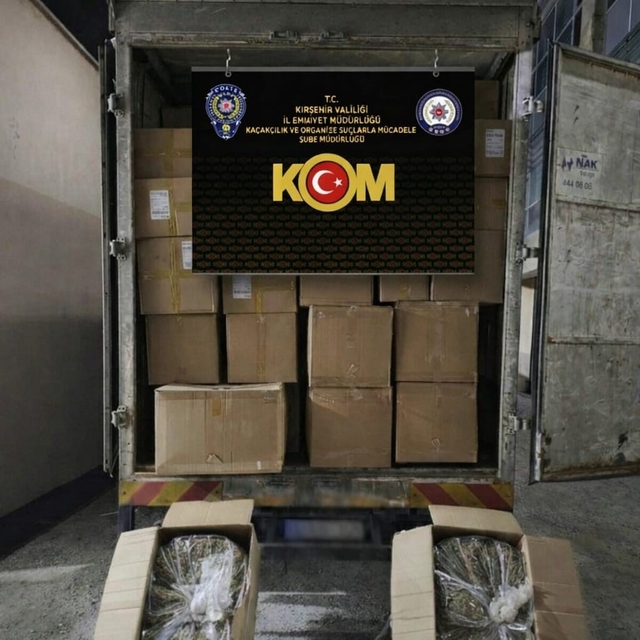 Kırşehir'de 1 ton kıyılmış kaçak tütün ele geçirildi