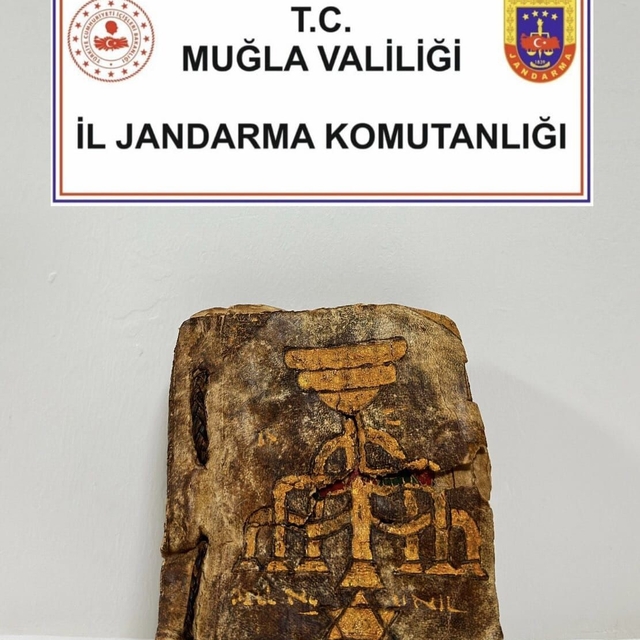 Menteşe'de tarihi eser operasyonu: "600 yıllık Tevrat ele geçirildi"