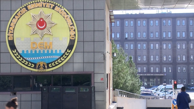 Kaçarken motosikleti ile 2 polisin yaralanmasına neden olan sürücü tutuklandı