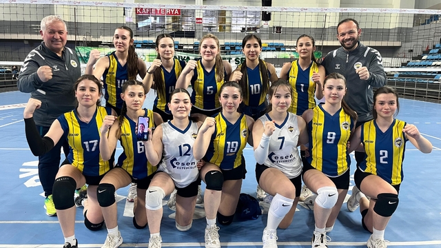 Düzce 1907 SK voleybol takımı finalde
Grup müsabakalarını şampiyon tamamladılar