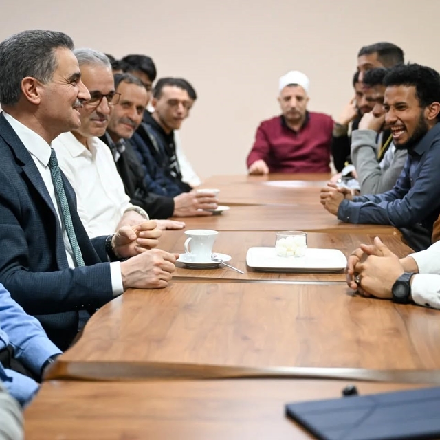 Vali Baruş  öğrencilerle iftar etti