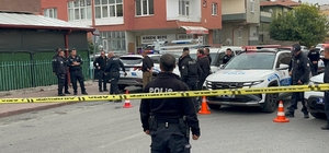 Sanık olduğu duruşmaya katılmayıp şikayetçiye ateş etti, başkasını yaraladı...