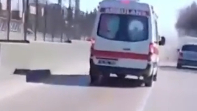 Kırmızı ışığı son anda fark eden araçlar zincirleme kazaya neden oldu